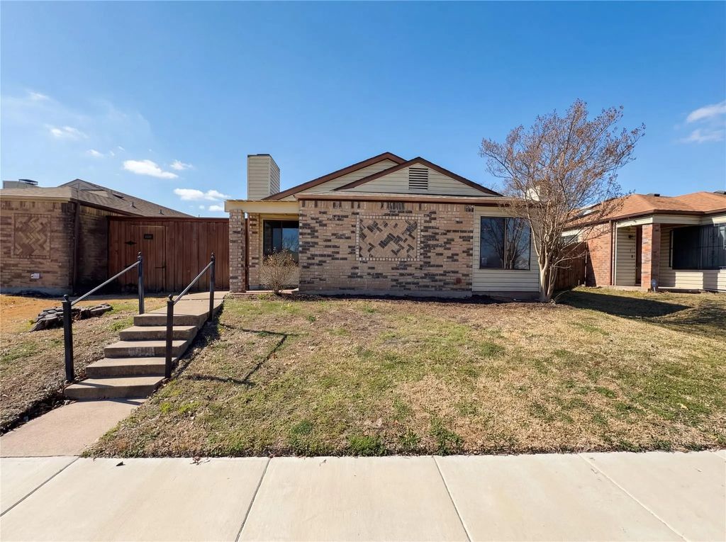1409 Natchez Trace, Mesquite