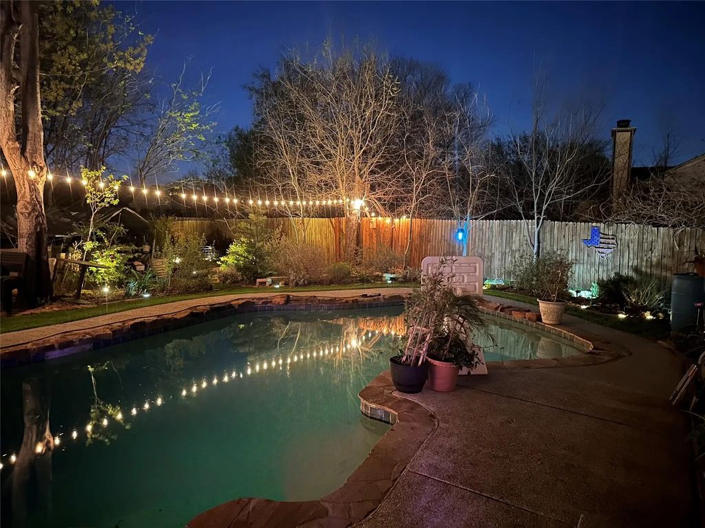 7405 Shadow Bend Drive, Fort Worth