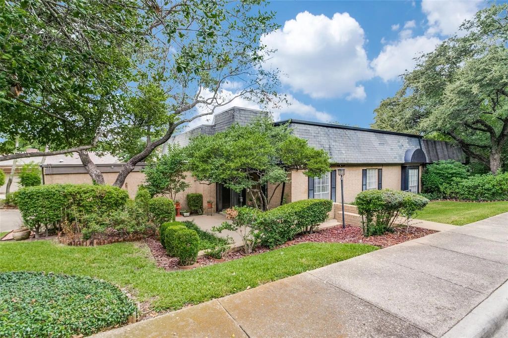 10431 Pagewood Drive, Dallas