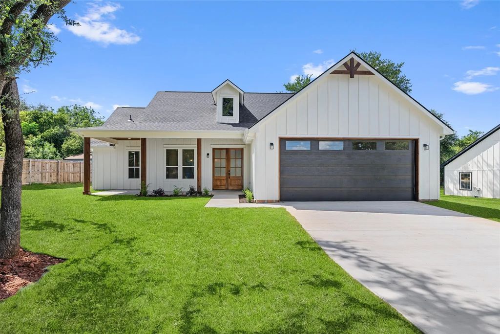 1610 Cheyenne Trail, Granbury