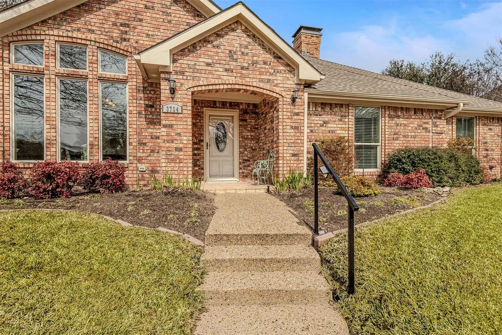 3704 Queenswood Place, Garland