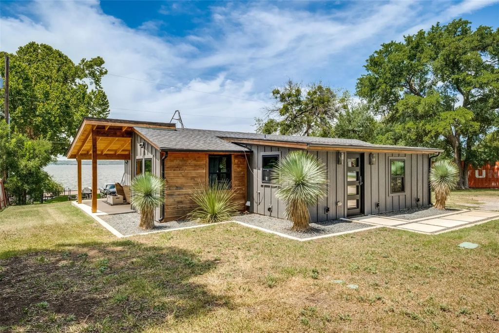 203 Evans Street, Lake Bridgeport
