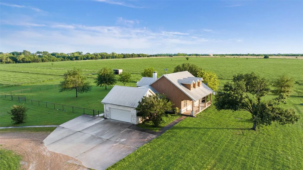 9757 Neal Road, Forney