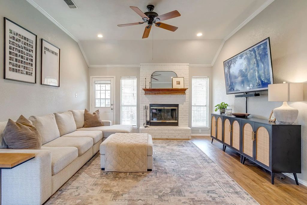 841 Park Meadow Lane, Burleson