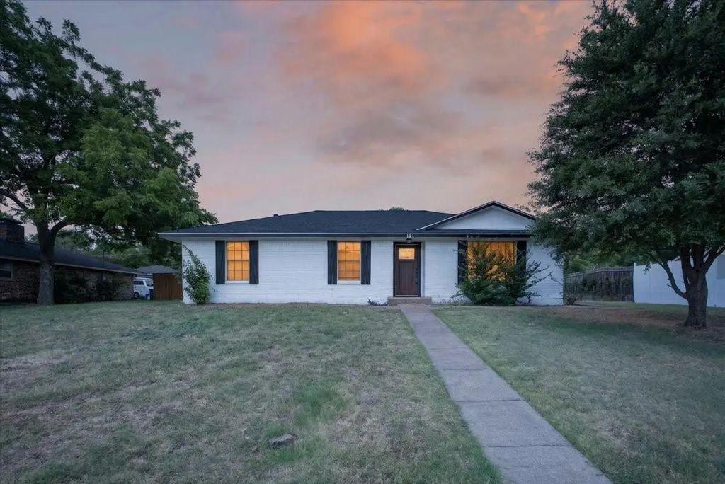 121 Hillside Lane, DeSoto