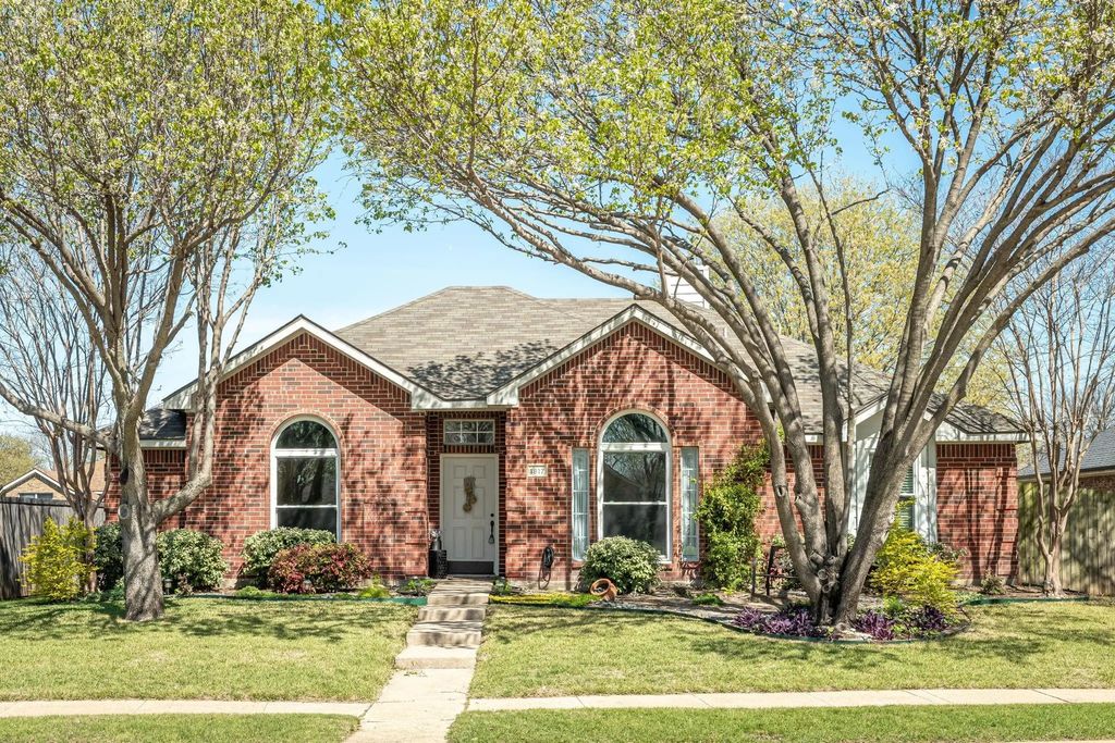 1817 Caddo Lake Drive, Allen