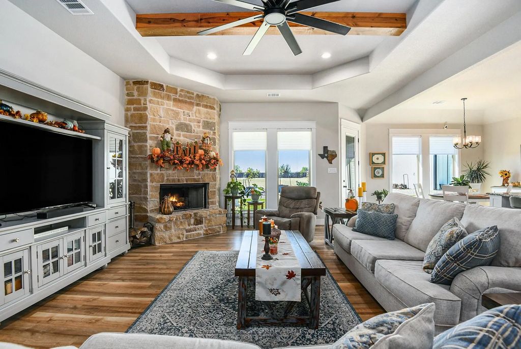 1024 Pioneer Crossing, Weatherford