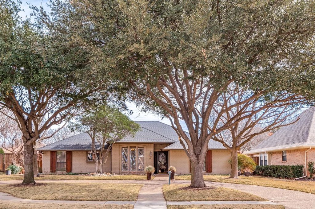 2521 Nature Bend Lane, Carrollton