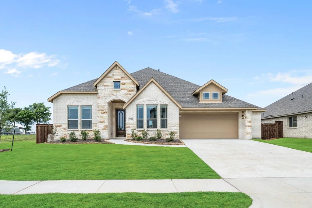 2206 Redding Drive, Mansfield