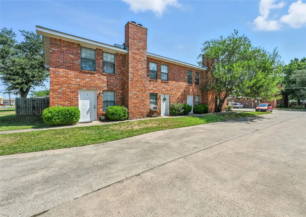 210 Rolston Road 3, Irving