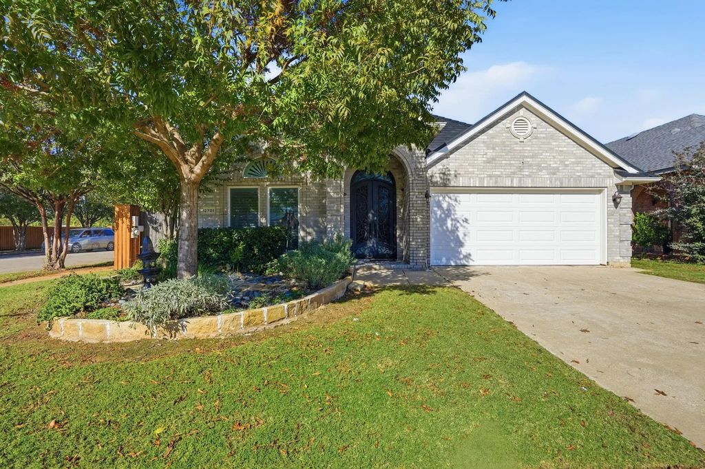 12701 Beech Tree Lane, Fort Worth