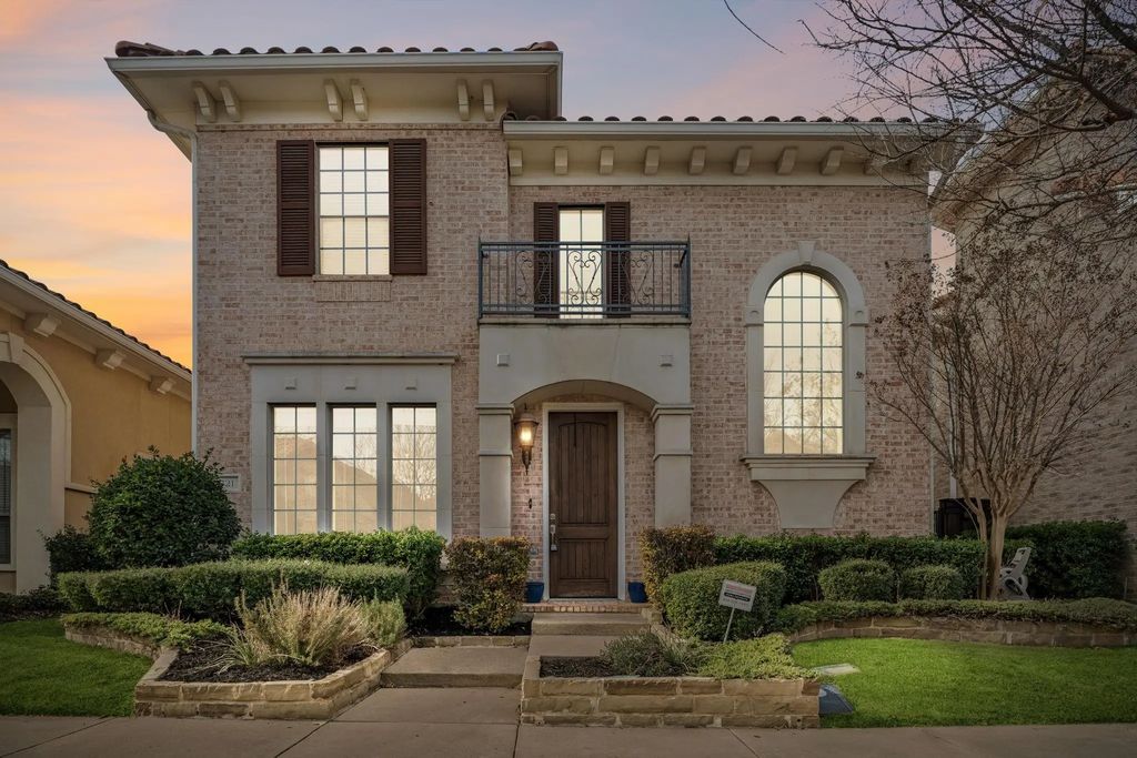 821 La Cima, Irving