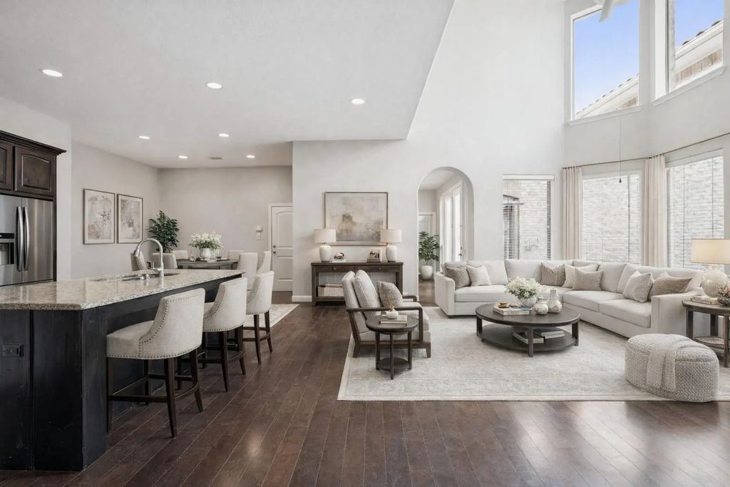 821 La Cima, Irving
