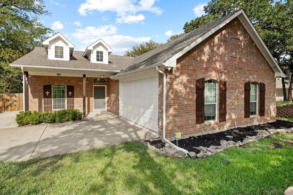 537 Shady Oaks Trail, Burleson