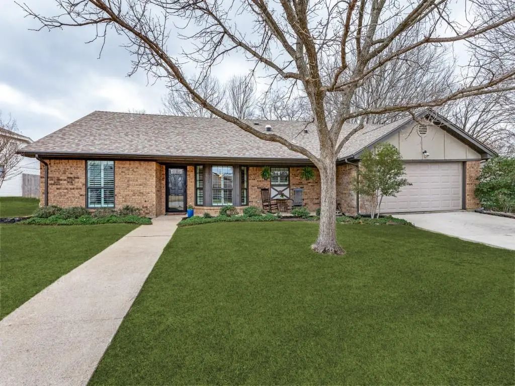 932 Western Trail, Keller