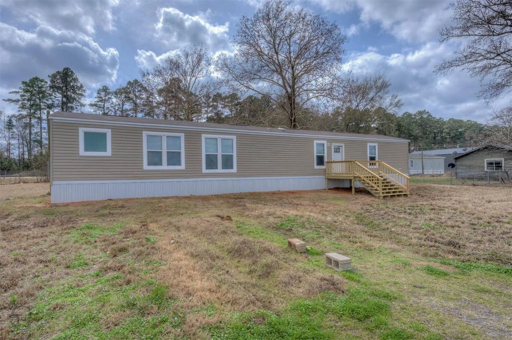 9339 Hwy 80, Minden