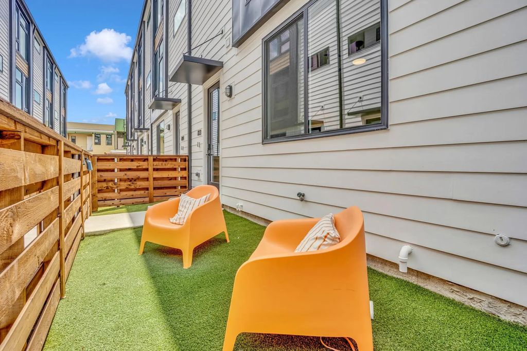 3612 San Jacinto 107, Dallas