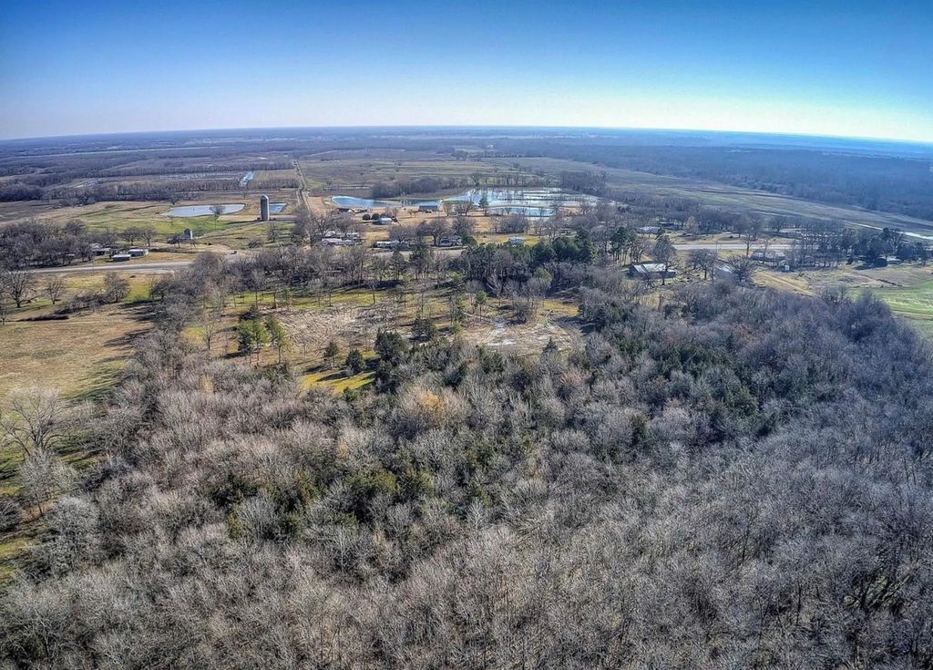10984 Tx Hwy 24, Paris