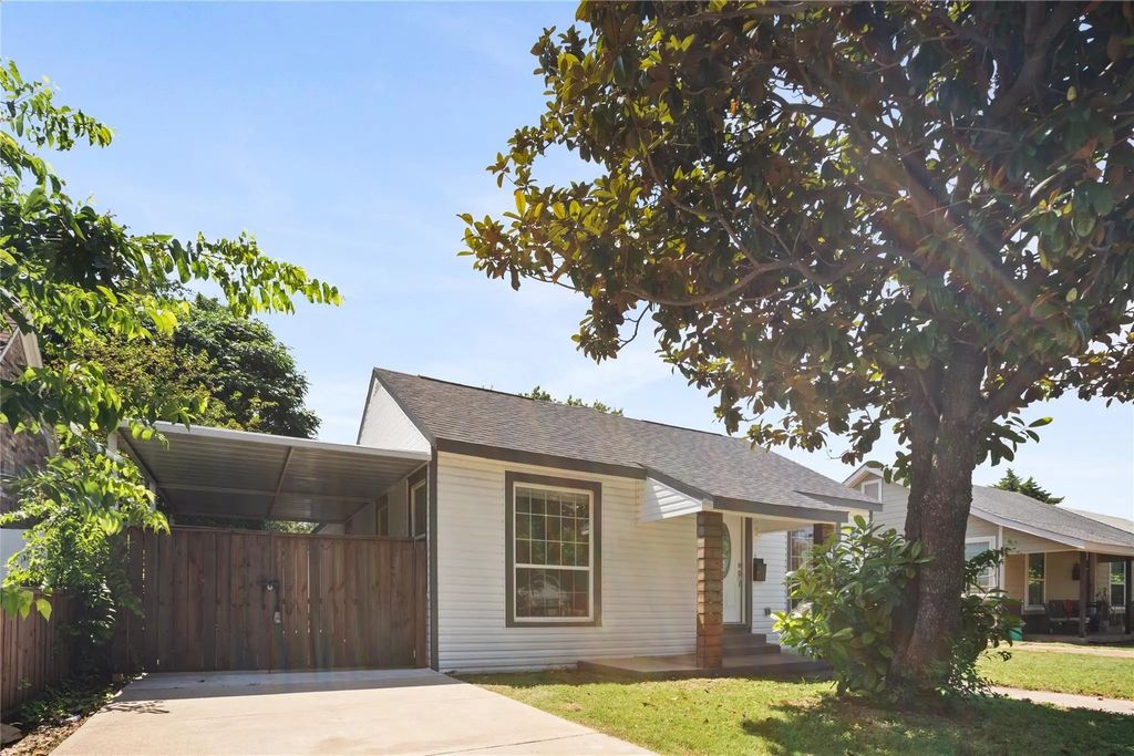 703 N Jester Avenue, Dallas