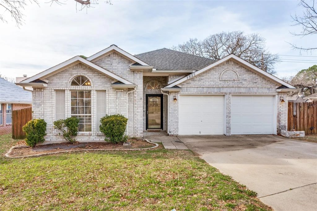 7628 Arbor Ridge Court, Fort Worth