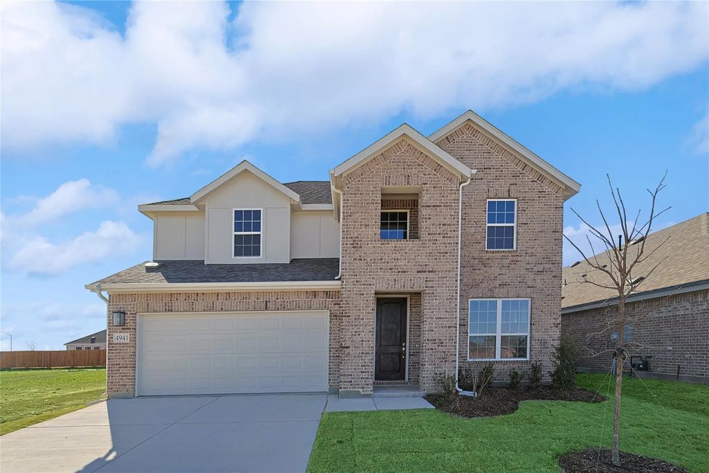 812 Alderwood Drive, Red Oak