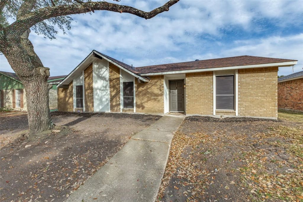 2725 Clover Valley Drive, Garland