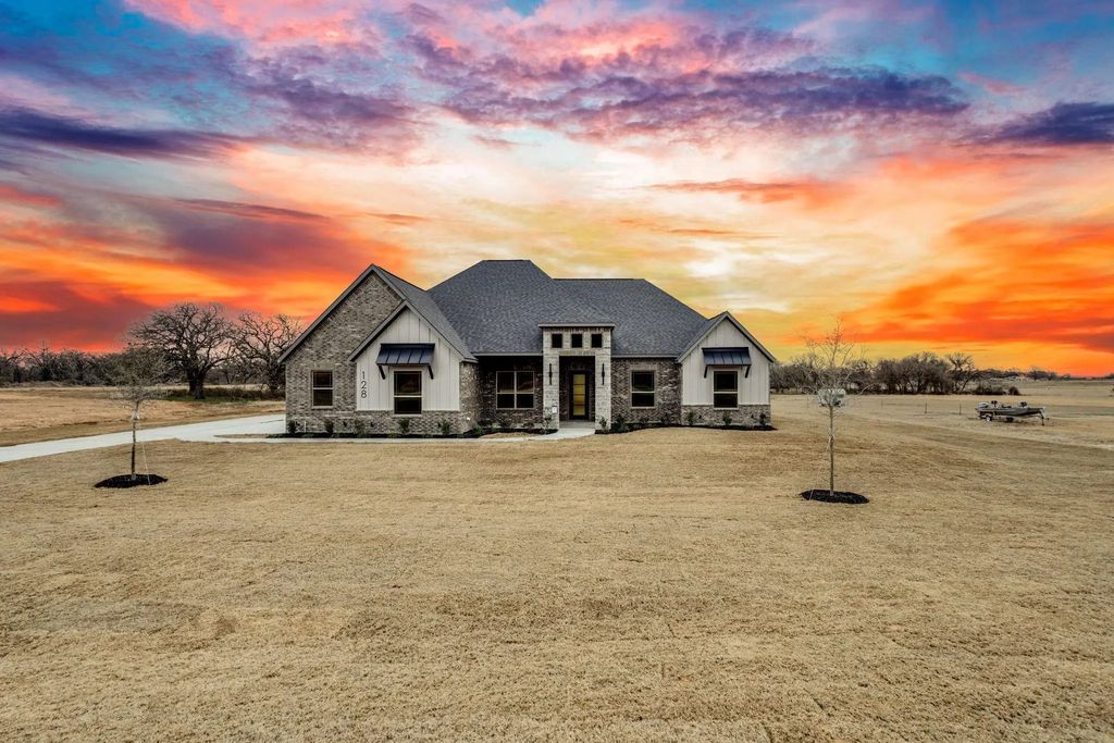 128 Prairie Winds Drive, Poolville