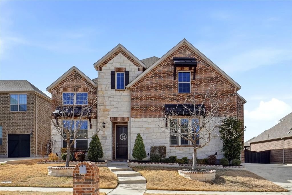 7933 Woodside Trail, North Richland Hills