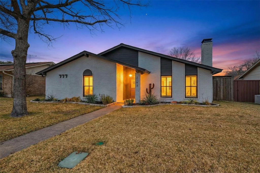 2153 Village Green Drive, Garland