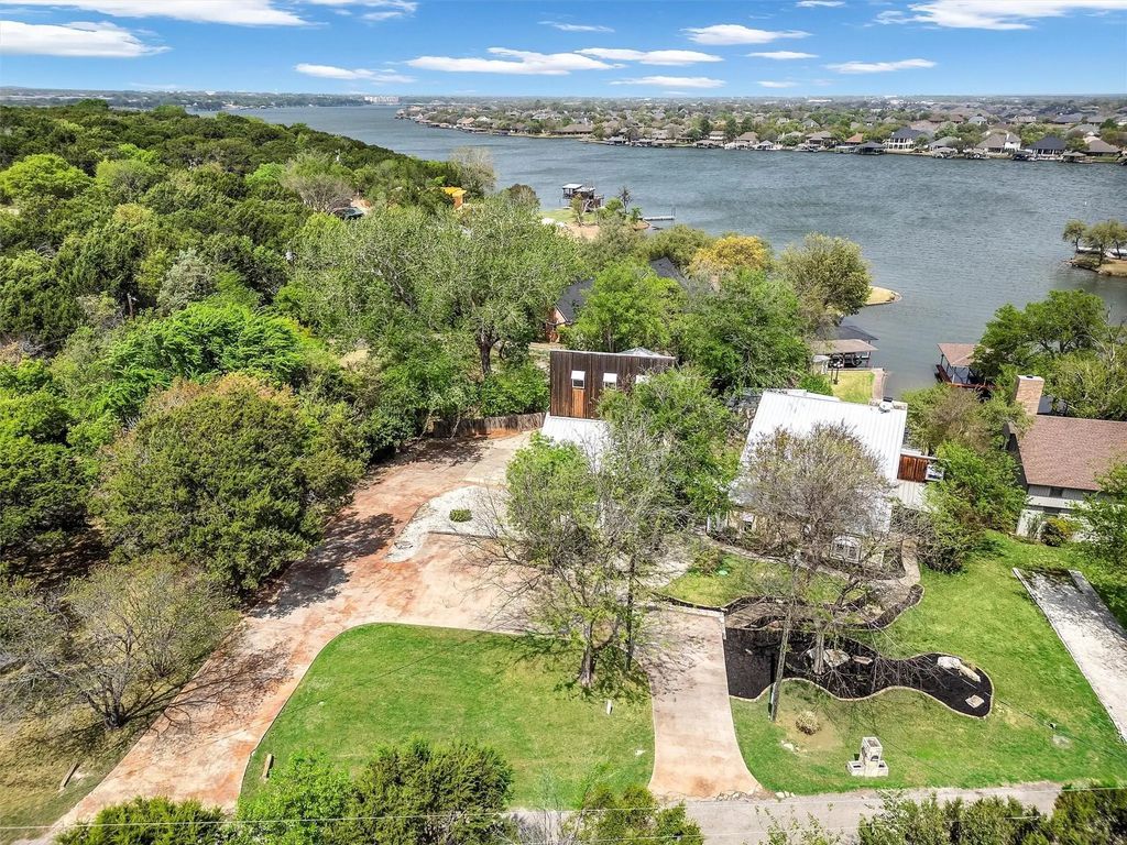 1228 Waterview Road, Granbury