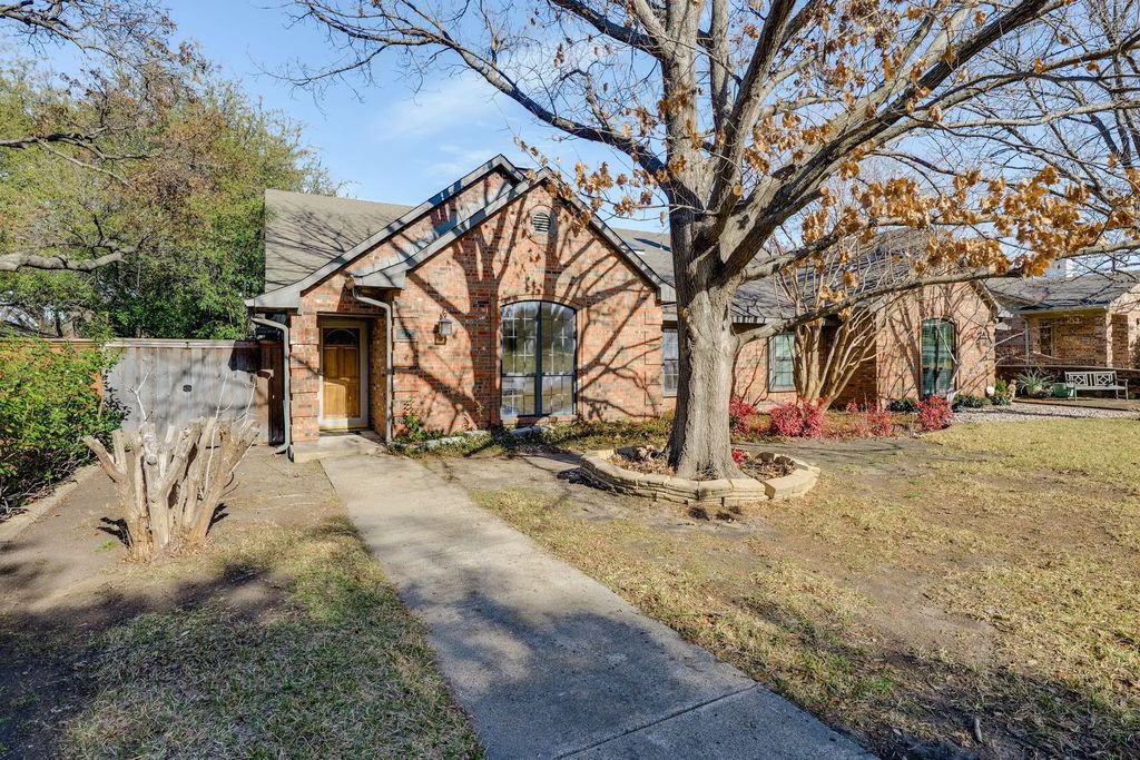 10550 Berry Knoll Drive, Dallas