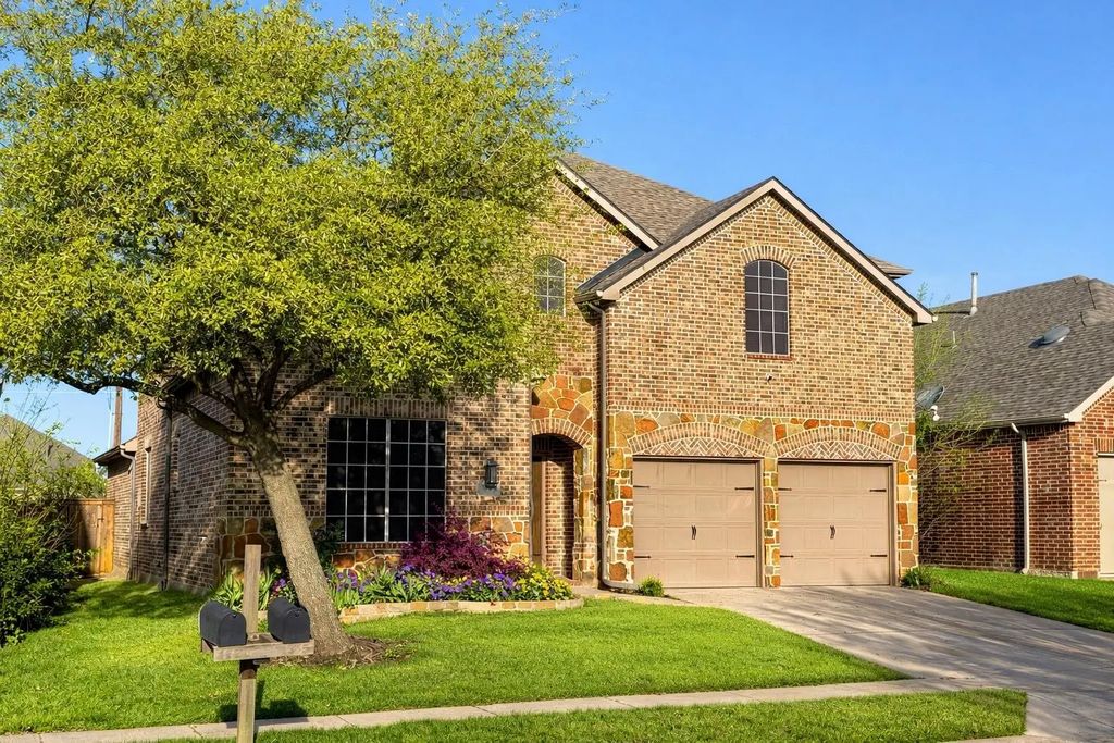 1316 Wheatear Drive, Little Elm