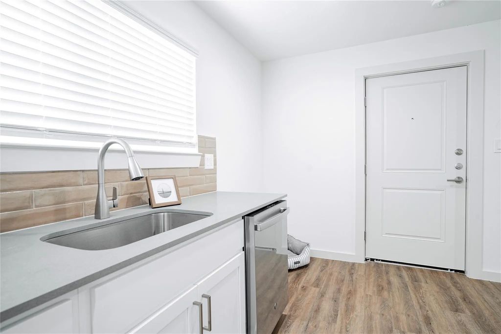 125 E 8th Street 205, Dallas