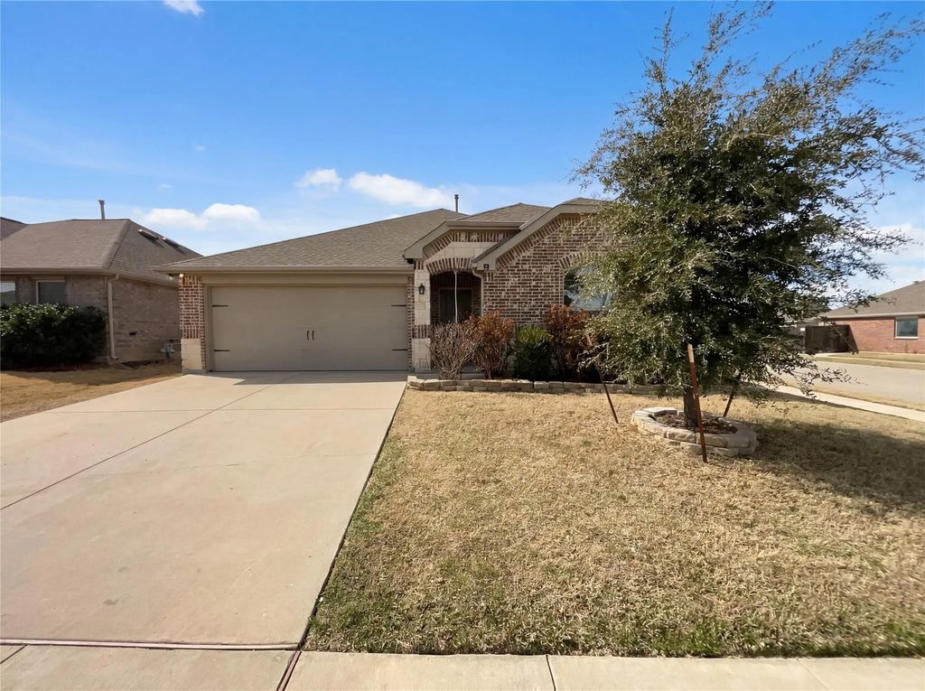 8400 High Garden Street, Fort Worth