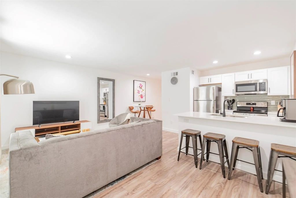 606 N Marsalis Avenue 210, Dallas