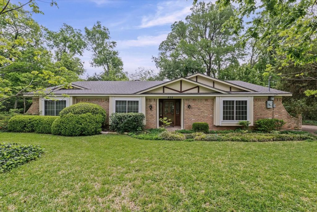 805 Evelyn Drive, Lorena
