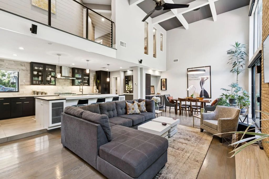 2934 Maple Springs Boulevard, Dallas