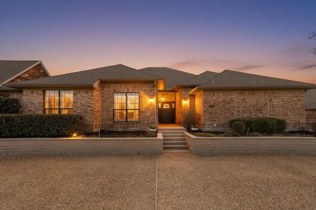 5812 Still Forest Drive, Dallas