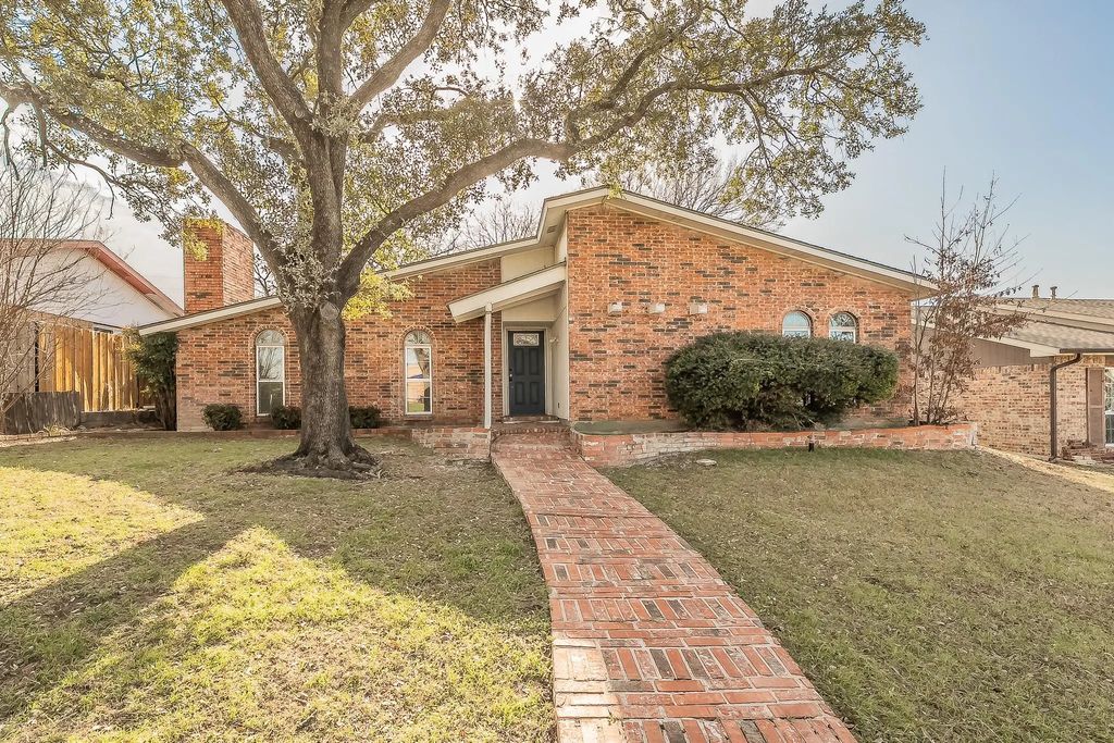 3405 Brook Lane, Grand Prairie