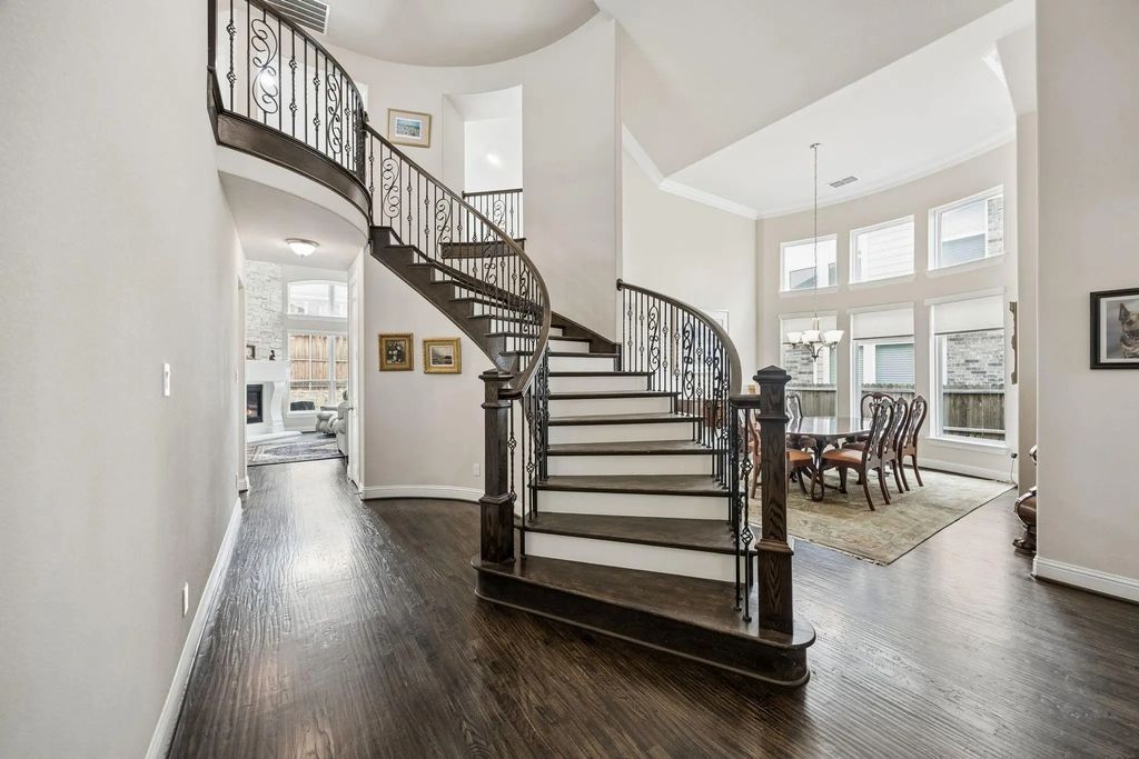 344 Birchwood Way, Irving