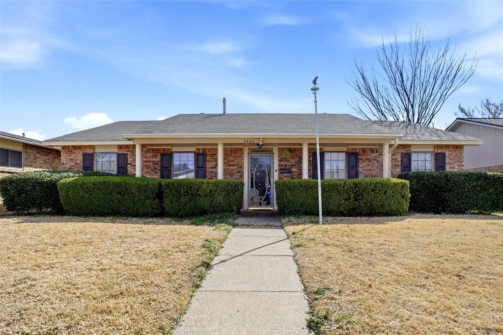 4304 Woodbluff Drive, Mesquite