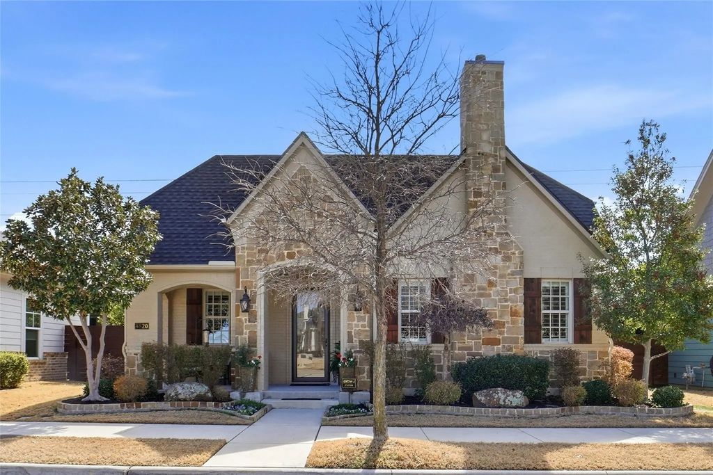 8820 Vermillion Street, North Richland Hills
