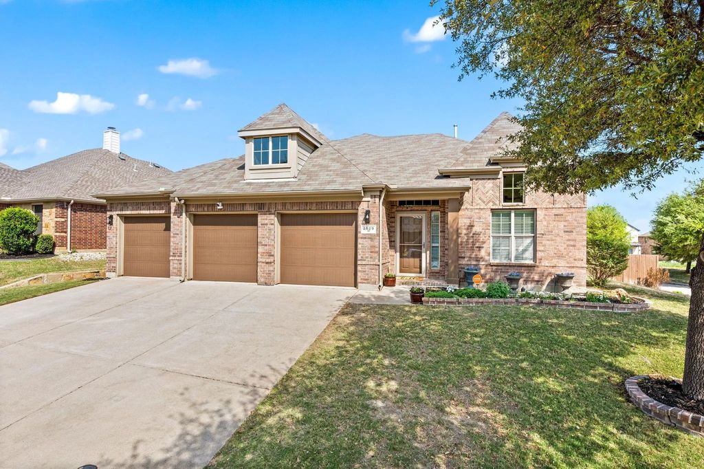 2529 Trailhead Drive, Fort Worth