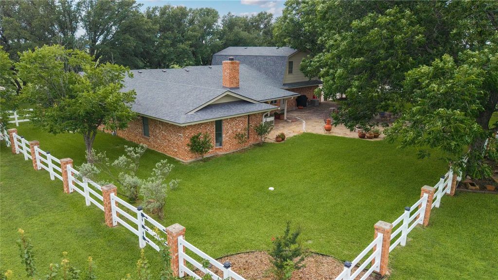 4700 Oak Ridge Drive, Brownwood