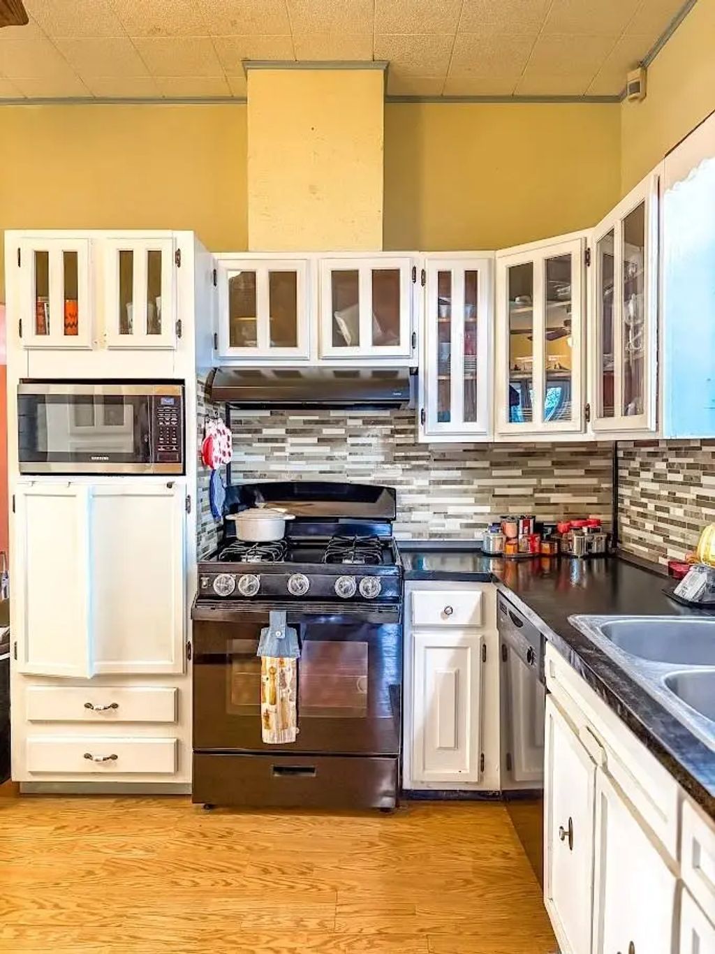 200 S 3rd Street, Wortham