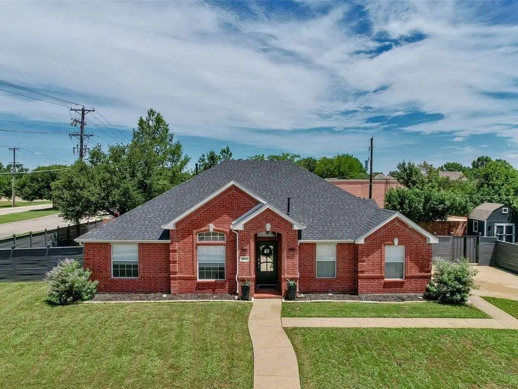 8613 Lakeside Drive, Rowlett