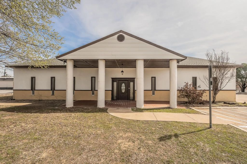 5704 James Avenue, Fort Worth