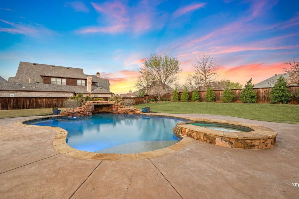 5803 Chalford Common, Colleyville