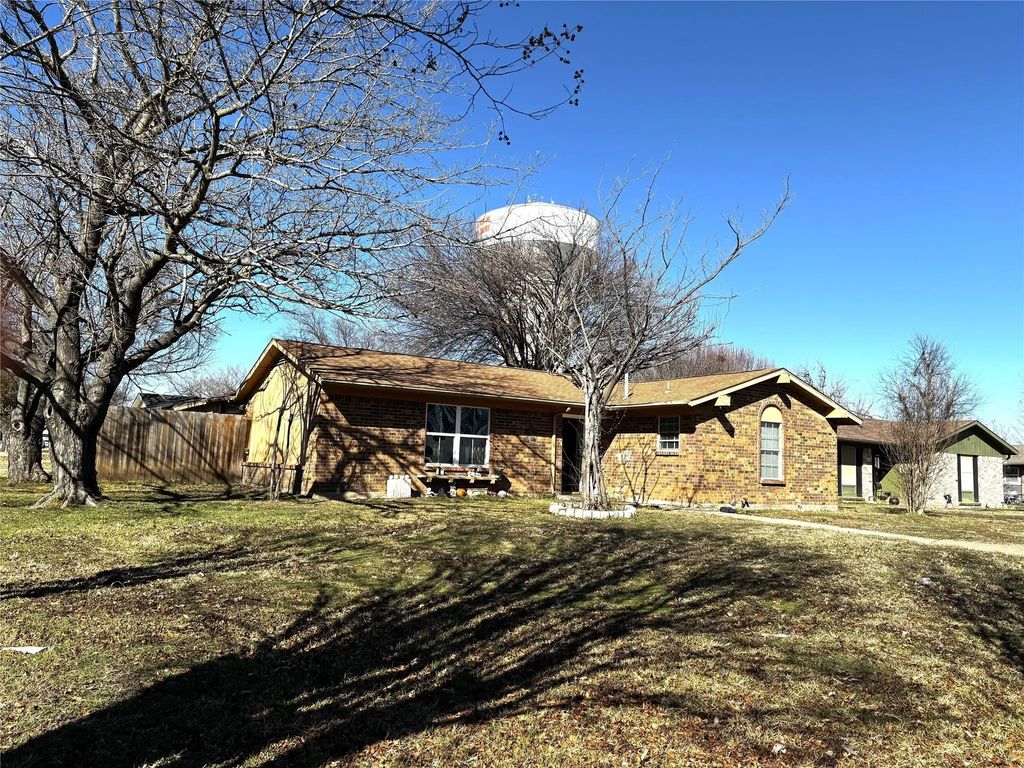 901 Meadow Mead Drive, Allen