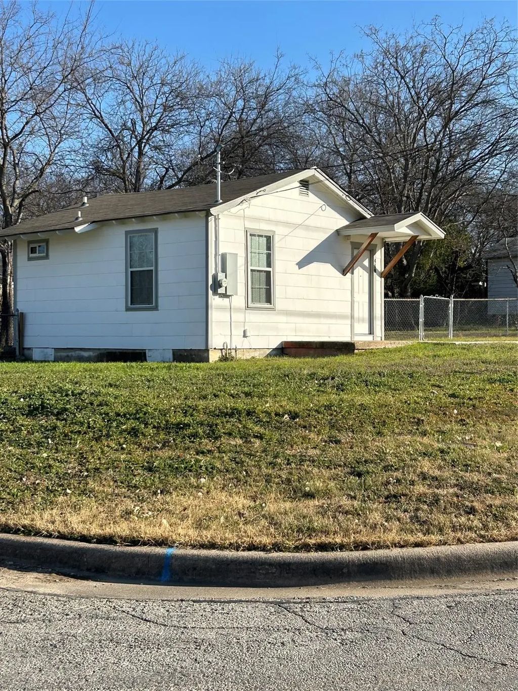 418 Hallvale Drive, White Settlement
